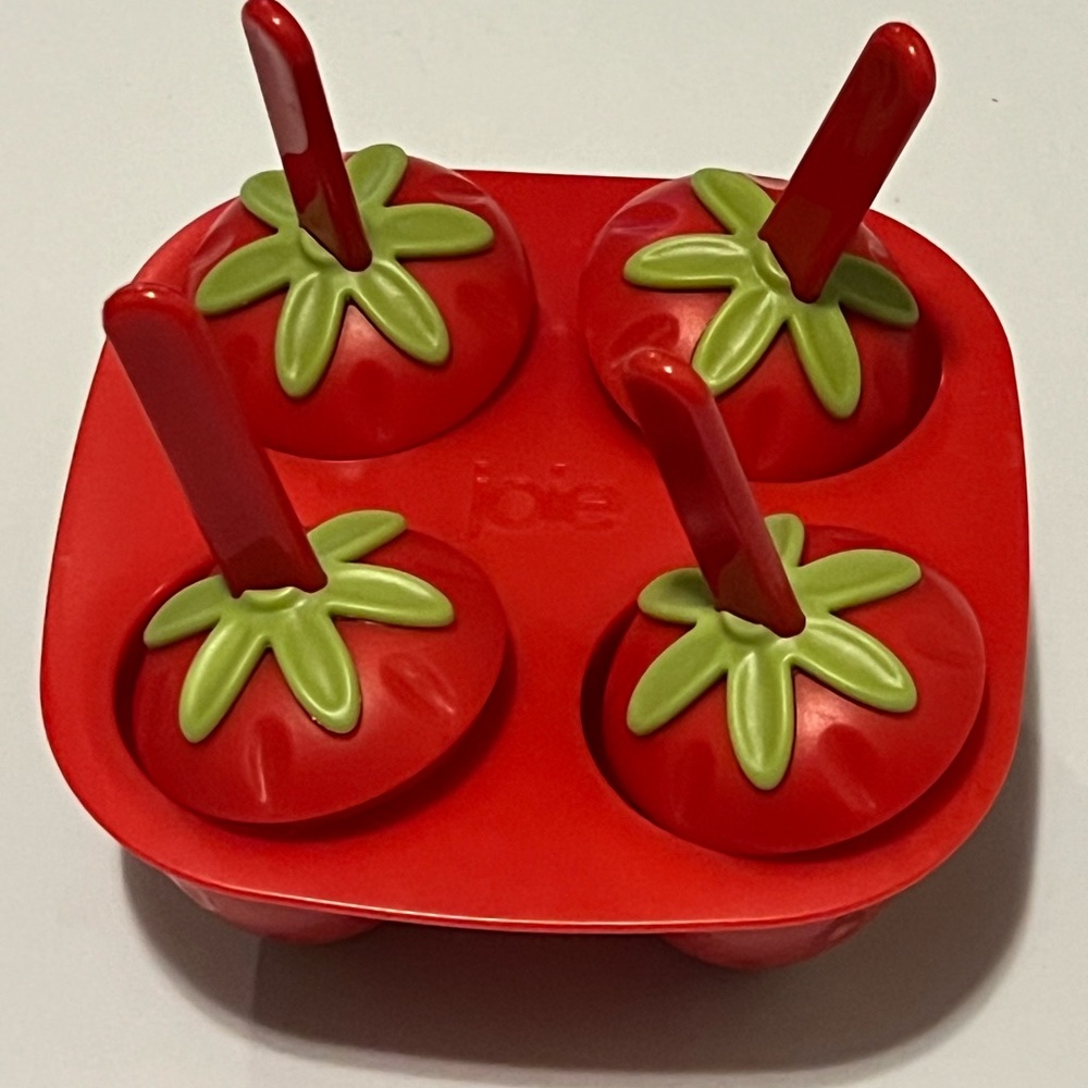 ADORABLE Joie strawberry popsicle/frozen treat mold 🍓